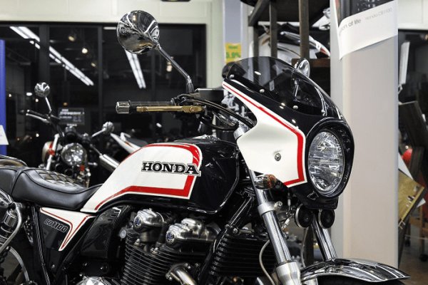 画像1: ＣＢ１１００用　ビキニカウル (1)