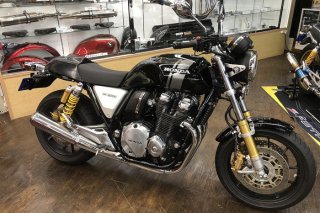 正規品／ブレスアールズ CB1100RS 備わる カーボン チェーンガード
