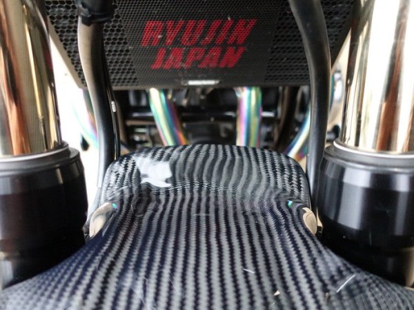 画像4: CB11100RS カーボンエアロフロントフェンダー/ 綾織り (4)